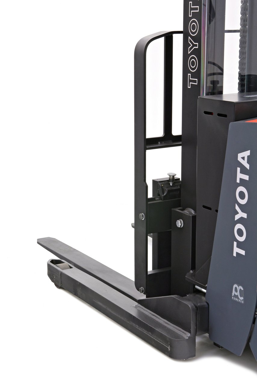  Close-up Public JPG Walkie Stacker 2
